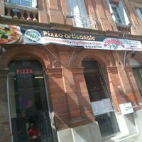 The outside of Panorama pizza shop at Pizza Panorama in Castanet-tolosan