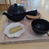 Matcha mochi and green tea at Hug The Tea in The Hague