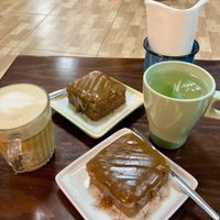 Bolo de banana com caramelo salgado e chá de limão  at Soul - Alimentação Saudável e do Bem in Braga