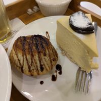 Vegan Pumpkin Cheesecake and Vanilla Cupcake at Minf Houze Vegan Cafe in Kuala Lumpur