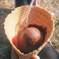 Delicious ice cream with strawberry sauce at Oecher Eis-Treff in Aachen