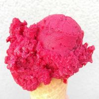 Sauerkirsch Monatseis at Oecher Eis-Treff in Aachen