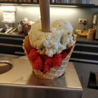 Gooseberry and strawberry ice cream at Oecher Eis-Treff in Aachen