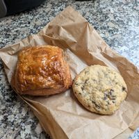 Napolitana y cookie de nutella at Dolce Capriccio Pasticceria in Oviedo