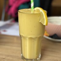 Ananas-Mango-Bananen-Zitronen Smoothie   at Saftladen Landshut in Landshut