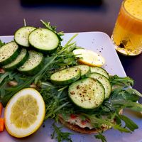 Bagel mit Humus und Rucola at Saftladen Landshut in Landshut