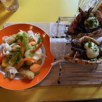 Avocado fingers & paddenstoelen pita   at Grenswerk in Venlo