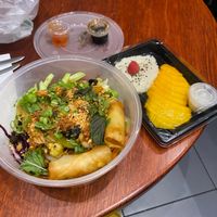 Bo Bun and mango sticky rice at Japathaï in Fontainebleau