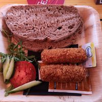 Paddestoelkroketten op landbrood at Schippperscafé ‘t Ankertje in Enkhuizen