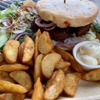 Falafel burger at Schippperscafé ‘t Ankertje in Enkhuizen