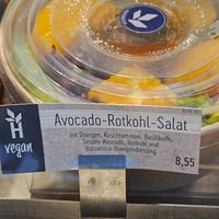 Avocado Rotkohl Salat at Haferkater - Hbf Frankfurt am Main in Frankfurt