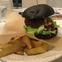 Big burger at Hanada Rosso in Tokyo