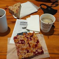 Raspberry cake (vegan) in the front and apple cake (veggie) in the back at Bäcker Göing - Karmarschstr in Hannover