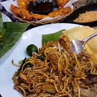 Mee Goreng at Warung Ijo in Central Singapore