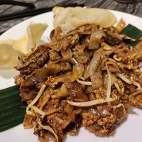 Kwetiau goreng at Warung Ijo in Central Singapore