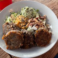 Bowl with barley fritters at GRØD - Vesterbrogade in Copenhagen