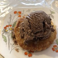 Bakewell and ice cream at Serendipities in Dundee