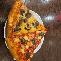 Mushroom and vegan mozarella at Artistic Pizza in New York City
