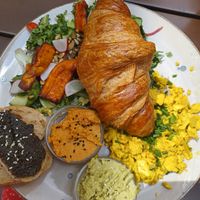 Vegan power breakfast at Fitagain in Krakow