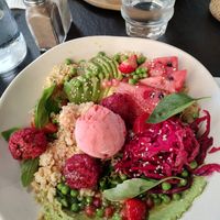 Buddha bowl at Brasserie L'Instant in Ajaccio