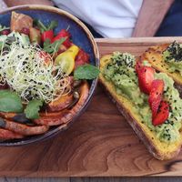 vegan avocado toast & buddha bowl at Brasserie L'Instant in Ajaccio