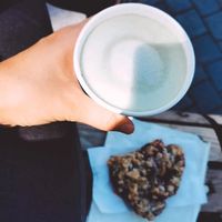 Oatmilk Matcha Latte & rasberry chocolate scone at Leaves House || in Montreal
