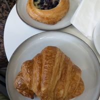 Blueberry danish and croissant at Leaves House || in Montreal