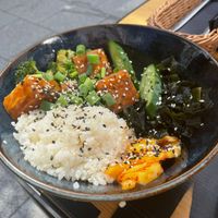 Teriyaki tofu bowl at Bracka 20 in Warsaw