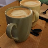 Chai latte and caramel flavoured latte at Schön Klar  in Mannheim