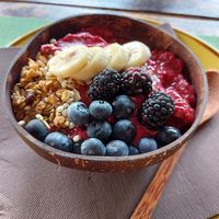 Smoothie bowl Very Berry : good but be careful, the cream is cold (like ice cream) at Urban & Veggie in Dubrovnik