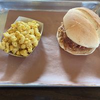 Mac&CashewCheese and BBQ Jackfruit Sandwich at Smokee Mo's St Louis BBQ in St Louis
