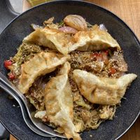 Dumplings sobre tallarín cantones   at Rincon de Alba in A Coruna