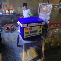 Yogurt and milk (non vegan) at Banh My Chay -  Le Dinh Ly in Da Nang