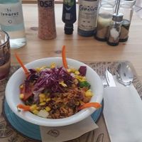 Clean salad, very fast service. The waitress is super fast serving. The cook is kind and proffessional. at Teff Vegetariano in Elche