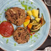 Legume burgers at Teff Vegetariano in Elche