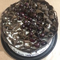 Pastel de “selva negra” relleno de mermelada, betún, cerezas y chocolate  at Santo Pecado Vegano in Mexico City