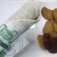 Vegan Nuggets & Wrap at Veganland in Neuss