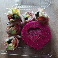 Maki aux fruits at Ohana Sushi Vegan in Montreal