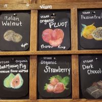 6 vegan flavors today at Caravaggio Gelateria Italiana in Berkeley