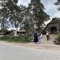 Es steht auch ein Wagen draußen nur für Kaffee und Kuchen - mind 3 verschiedene vegane Kuchen an dem Tag   at Der Schafstall in Handeloh