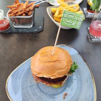 "I ride green", burger clearly labeled at Seehaus in Langenfeld