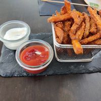 Sweet potato fries with vegan Aioli at Seehaus in Langenfeld