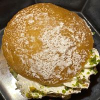 Maritozzo panna e crema di pistacchi at Leccornie in Milan