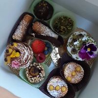 Pasticcini, mini cakes at Leccornie in Milan