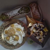 Four different pastries, cost about 14€ at Leccornie in Milan