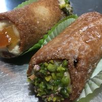 Cannoli at Leccornie in Milan