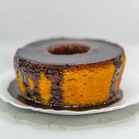 Vegan carrot cake, in two sizes small or large. at Fome de Bolo in Porto Alegre