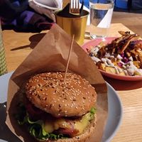 Can burger and loaded chips with tempeh at RoseHip Bistro - Pylimo in Vilnius