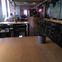 Intérieur sobre et efficace at RoseHip Bistro - Pylimo in Vilnius