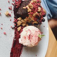 brownie con helado   at RoseHip Bistro - Pylimo in Vilnius